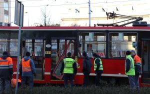 Wykolejony tramwaj na al. Korfantego [18.12.2023] (7)