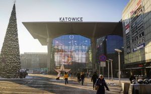 Plac przed dworcem PKP w Katowicach