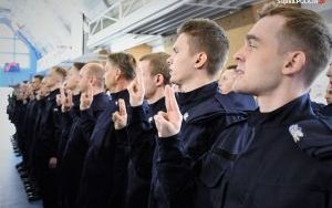 Ślubowanie nowych policjantów w Katowicach (5)