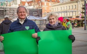 Wielkie zielone serce na katowickim rynku. Inauguracja Koalicji Śląskie Kwitnące (16)