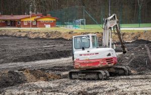 Budowa boiska przy ul. Boya-Żeleńskiego na Kostuchnie [LUTY 2024] (1)