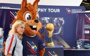 Puchar Mistrzostw Świata i wiewiórka PAX w Galerii Katowickiej (12)