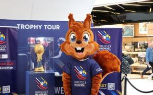Puchar Mistrzostw Świata i wiewiórka PAX w Galerii Katowickiej (6)