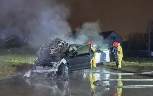 Pożar samochodów, ul. Biedronek w Katowicach - 12 marca 2024 roku (2)
