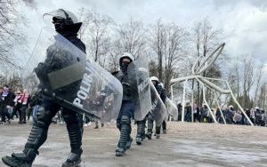 Policjanci czuwali nad bezpieczeństwem w czasie meczu derbowego w Chorzowie (3)