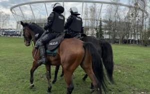 Policjanci czuwali nad bezpieczeństwem w czasie meczu derbowego w Chorzowie (7)