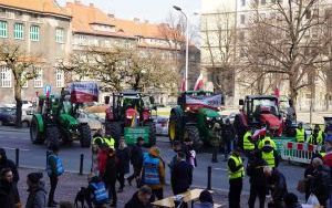 Spotkanie wojewody śląskiego z protestującymi rolnikami (18)