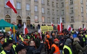 Spotkanie wojewody śląskiego z protestującymi rolnikami (10)