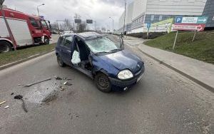 Wypadek na ulicy Pułaskiego w Katowicach obok CH 3 Stawy [22.03.2024] (4)