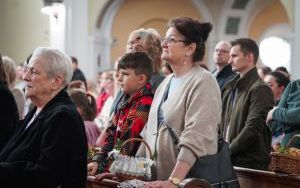 Święcenie potraw w Parafii Rzymskokatolickiej św. Anny w Katowicach (15)