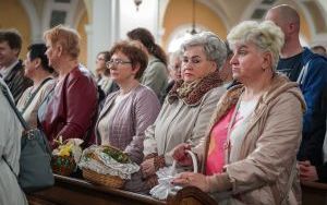 Święcenie potraw w Parafii Rzymskokatolickiej św. Anny w Katowicach (7)