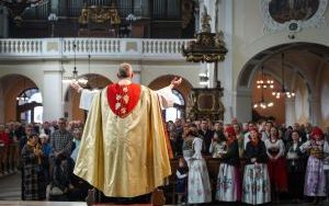 Święcenie potraw w Parafii Rzymskokatolickiej św. Anny w Katowicach (9)