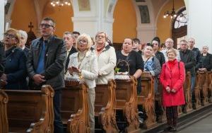 Święcenie potraw w Parafii Rzymskokatolickiej św. Anny w Katowicach (12)