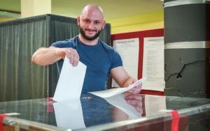Wybory samorządowe w Katowicach. Głosowanie na os. Tysiąclecia w Zespole Szkół nr 3 (13)