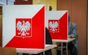 Wybory samorządowe w Katowicach. Głosowanie na os. Tysiąclecia w Zespole Szkół nr 3 (17)
