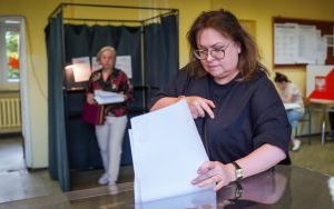 Wybory samorządowe w Katowicach. Głosowanie na os. Tysiąclecia w Zespole Szkół nr 3 (18)