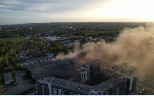 Pożar hali z hulajnogami w Katowicach (3)