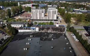 Dzień po pożarze hali Farmacol w Katowicach (2)