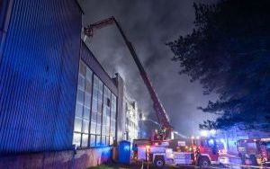 Pożar hali w Mikołowie [09.04.2024] (1)