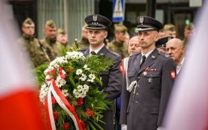 Uroczystości upamiętniające 84. rocznicę Zbrodni Katyńskiej (11)