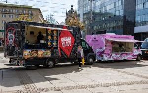 Food trucki na rynku w Katowicach - Street Food Polska Katowice (kwiecień 2024) (7)