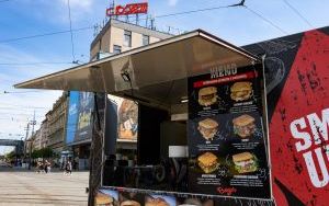 Food trucki na rynku w Katowicach - Street Food Polska Katowice (kwiecień 2024) (8)