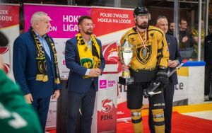 Ceremonia wręczenia medali po meczu GKS Katowice - Re-Plast Unia Oświęcim (3)