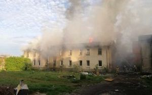 Pożar pustostanu w Katowicach - al. Korfantego (3)