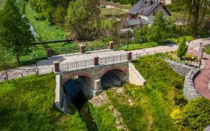 Zabytkowy most nad rzeką Mleczną w Katowicach Podlesiu (13)