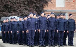 Uroczyste ślubowanie policjantów nowych policjantów w Katowicach (8)