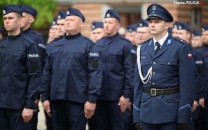 Uroczyste ślubowanie policjantów nowych policjantów w Katowicach (10)