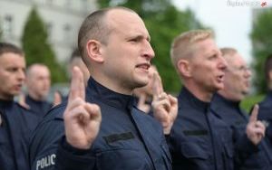 Uroczyste ślubowanie policjantów nowych policjantów w Katowicach (13)