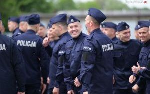 Uroczyste ślubowanie policjantów nowych policjantów w Katowicach (1)