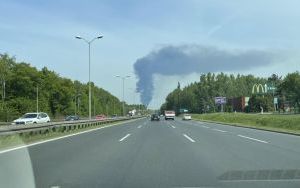 Pożar składowiska odpadów w Siemianowicach Śląskich - kłęby dymu nad miastami (6)