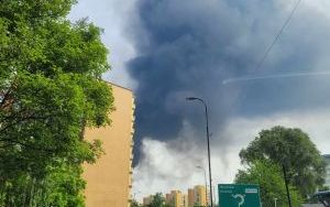 Pożar składowiska odpadów w Siemianowicach Śląskich - kłęby dymu nad miastami (2)