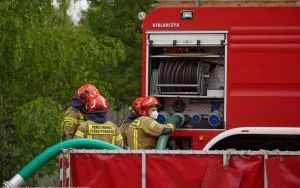 Walka z ogniem strażaków na składowisku odpadów w Siemianowicach Śląskich (12)