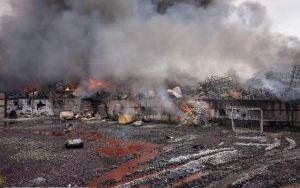 Walka z ogniem strażaków na składowisku odpadów w Siemianowicach Śląskich (5)