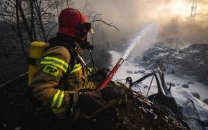 Walka z ogniem strażaków na składowisku odpadów w Siemianowicach Śląskich (7)