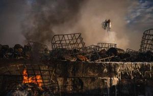 Walka z ogniem strażaków na składowisku odpadów w Siemianowicach Śląskich (10)