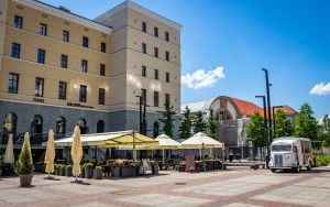 Ogródki przed restauracjami w centrum Katowic (2024) (5)