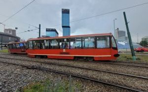 Wykolejenie tramwaju na rondzie gen. Ziętka w Katowicach (1)