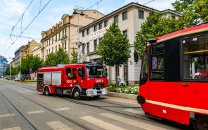 Kolizja tramwaju i samochodu na ul. Warszawskiej w Katowicach (03.06.2024) (7)