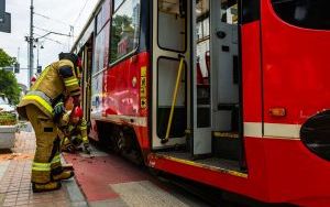 Kolizja tramwaju i samochodu na ul. Warszawskiej w Katowicach (03.06.2024) (9)