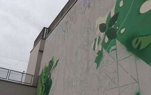 Na ścianie dworca PKP w Katowicach powstaje mural. Będzie gotowy 28 maja (3)