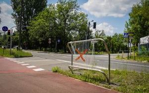 W Katowicach trwa montaż podnóżków rowerowych (3)