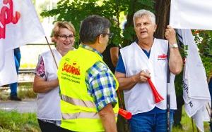 Protest kolejarzy przed siedzibą PKP Cargo w Katowicach (5)