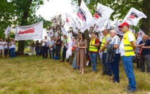 Protest kolejarzy przed siedzibą PKP Cargo w Katowicach (6)