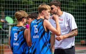 Wakacje na Sportowo - Koszykówka 3x3 w SP27 Katowice (7)