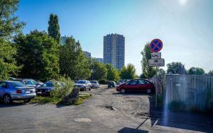 Dziki parking przy ul. Maślińskiego i Górniczej [Lipiec 2024] (6)