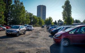 Dziki parking przy ul. Maślińskiego i Górniczej [Lipiec 2024] (8)